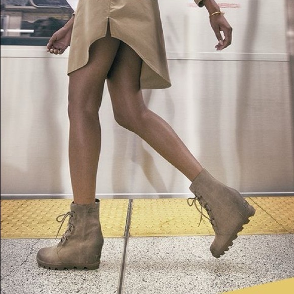 Sorel Wedge Boots - Picture 4 of 11